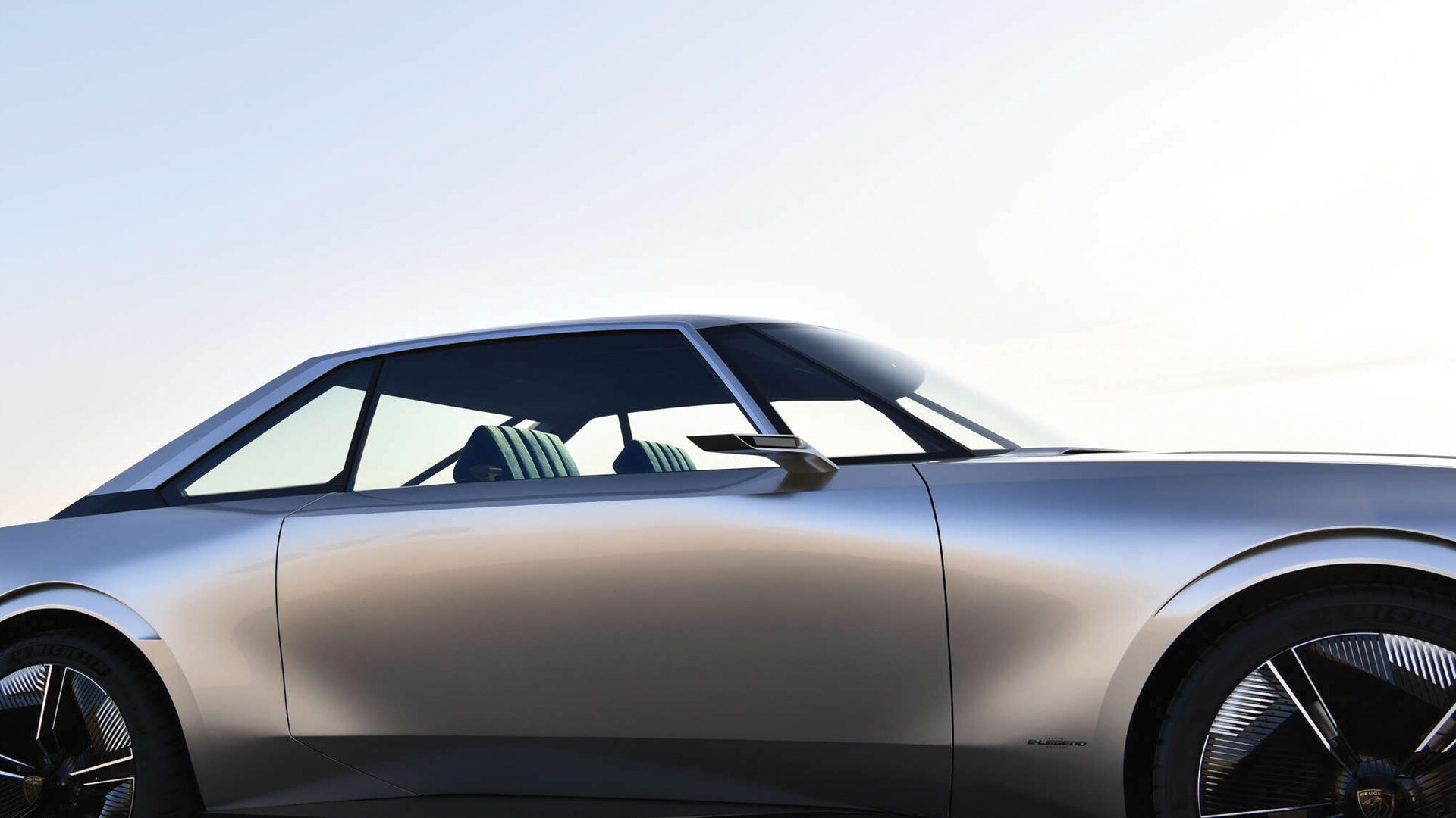 プジョー　コンセプトカー フラクタル　クーペバージョン 音で伝える電動アーバン クーペ「フラクタル」｜Peugeot - Web