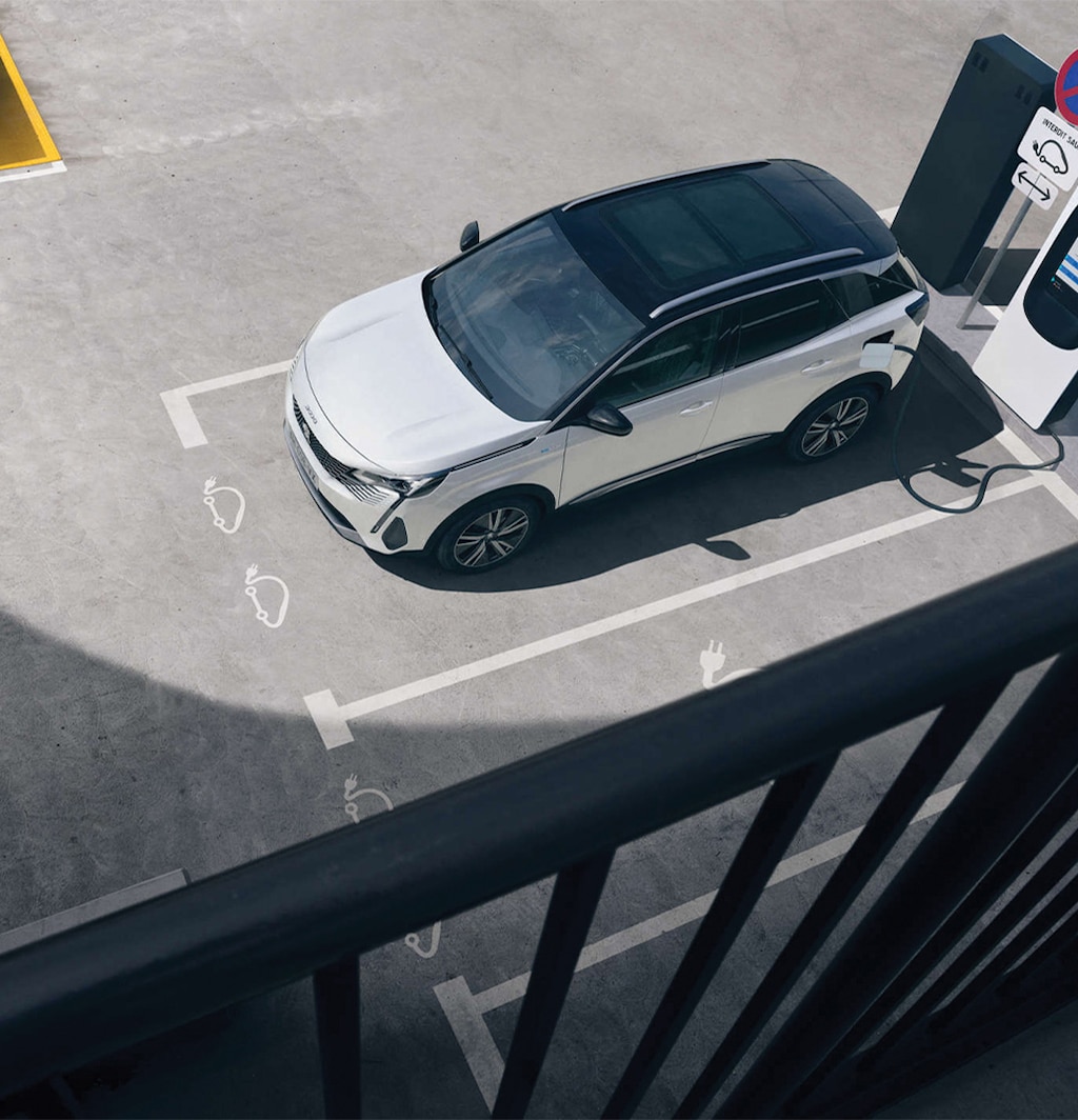 PEUGEOT 3008 | プジョー公式サイト PEUGEOT 3008 | プジョー公式サイト