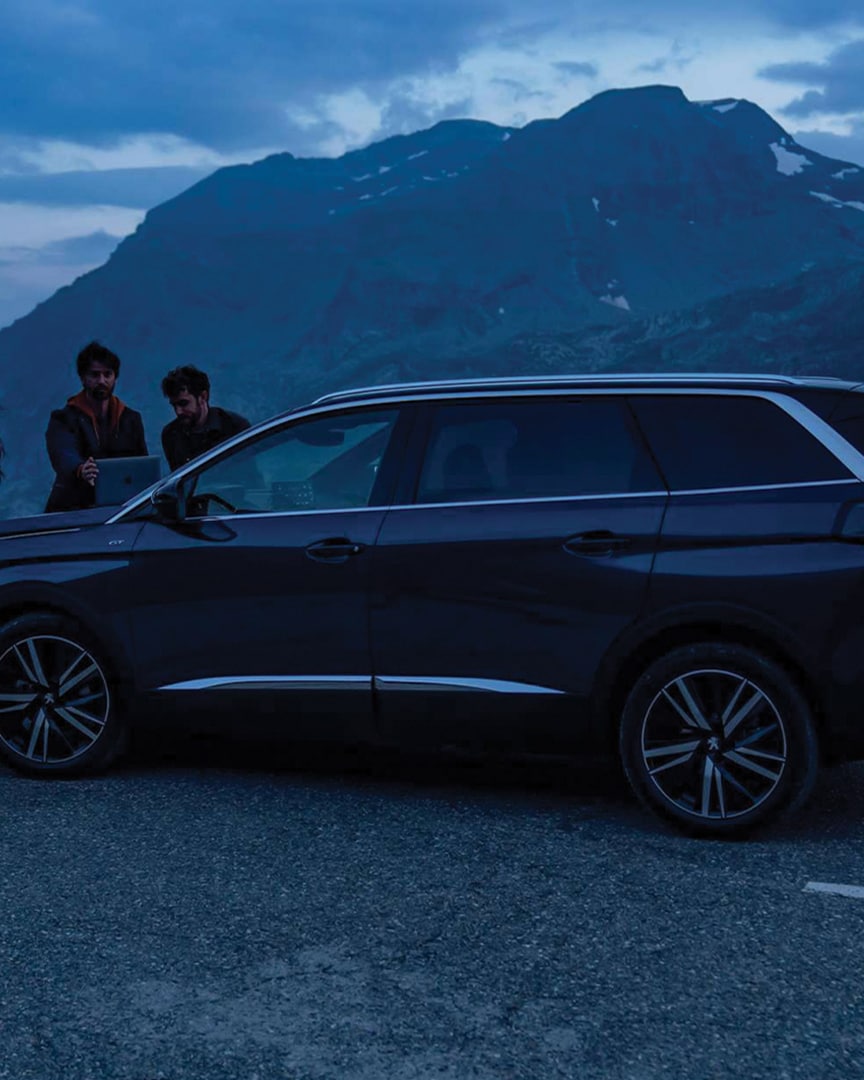 Amazon | △超希少！Peugeot特注 1/18 プジョー 5008 SUV